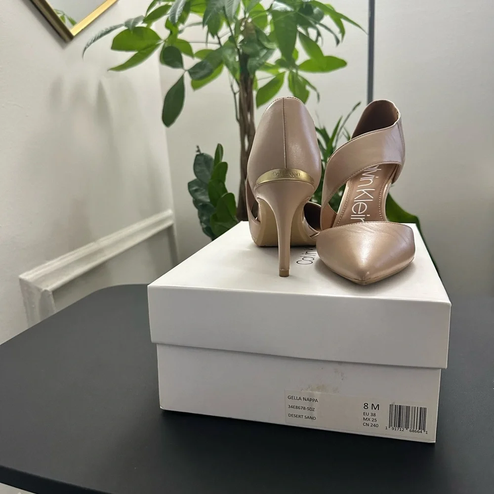 Calvin Klein Gella Nappa heels in Desert Sand Pumps